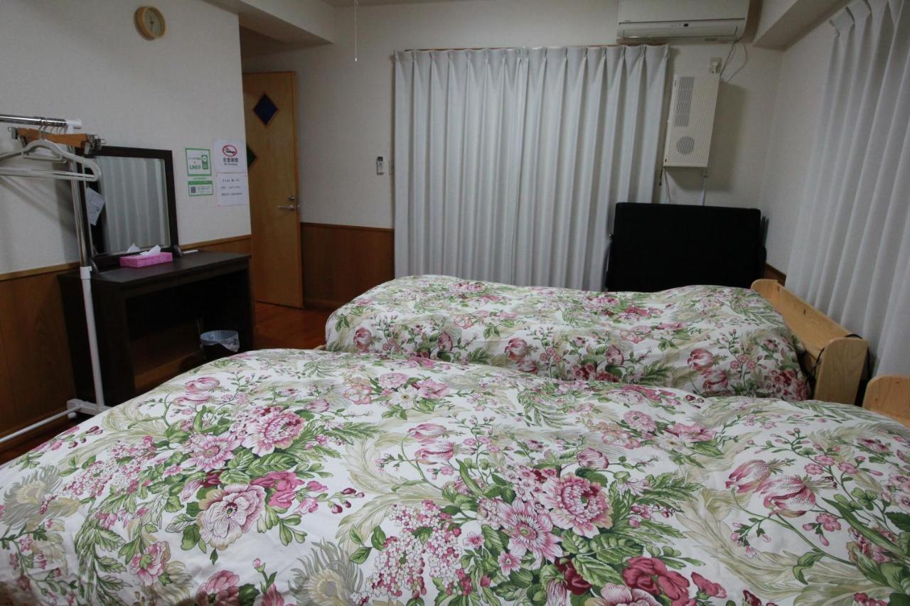 Utopia Mihama Chatan Buitenkant foto